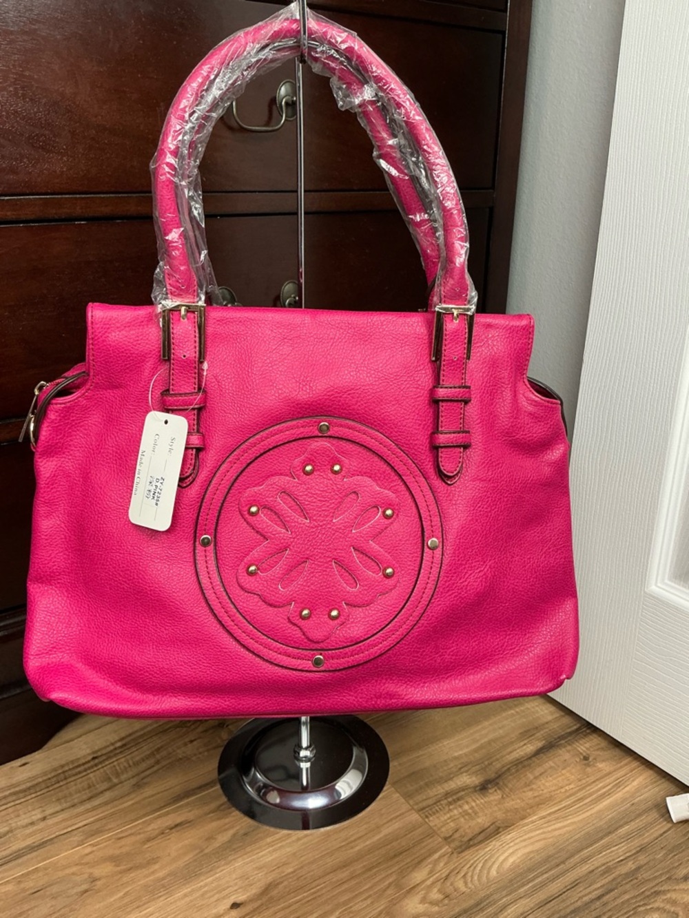 NEW Hot PINK Floral BAG Handbag TOTE Several inside pockets & zippers